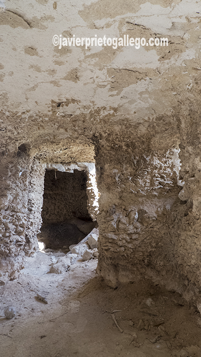 Interior de una vivienda rupestre en la Cuesta de la Horca. Cevico Navero. Palencia. Castilla y León. España. © Javier Prieto Gallego