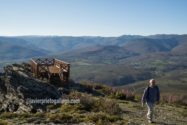 Sanabria desde el mirador del cerro de San Juan (1.419 m.). Comarca de Sanabria. Zamora. Castilla y León. España ©Javier Prieto Gallego