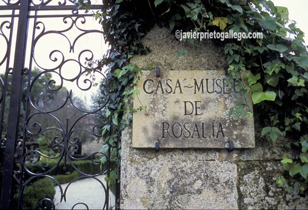 Puerta de entrada a la casa-museo de Rosalía de Castro en Padrón. A Coruña. España. © Javier Prieto Gallego