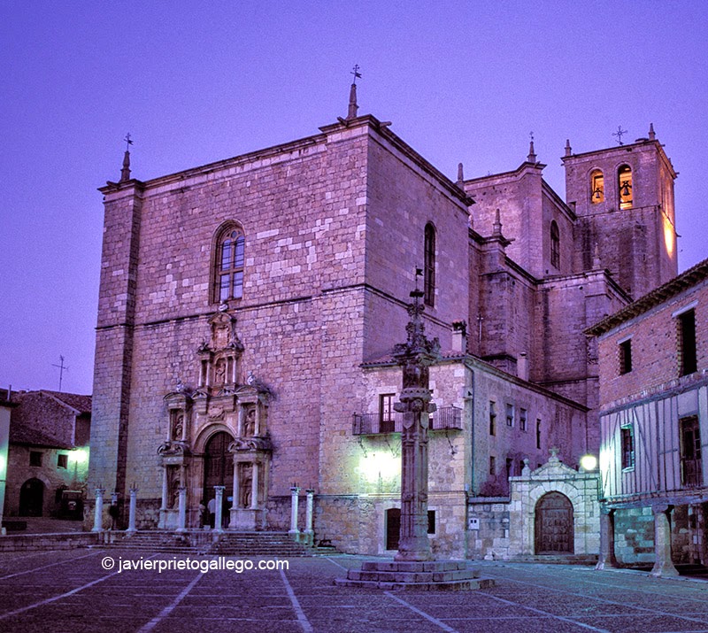 Templo de Santa María. Plaza del Duque. Peñaranda de Duero. Burgos. Castilla y León. España. © Javier Prieto Gallego