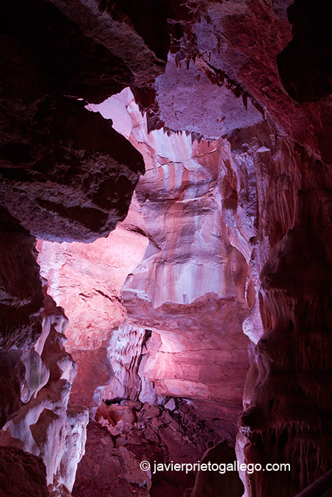 Cueva de los Franceses. Páramo de la Lora. Palencia. Castilla y León. España. © Javier Prieto Gallego