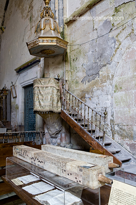 Púlpito de la iglesia de la Colegiata de Valpuesta. Burgos. Castilla y León. España. © Javier Prieto Gallego