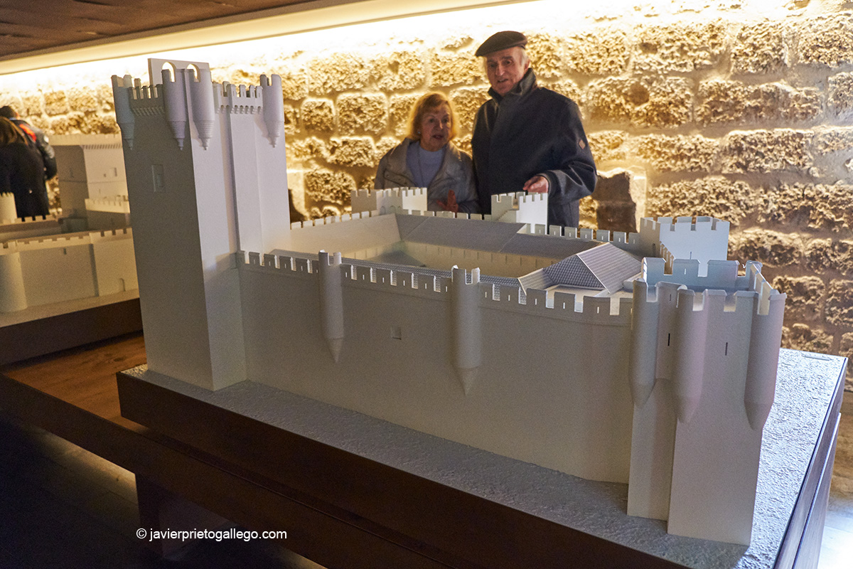 Maquetas expuestas en el interior del castillo de Fuensaldaña convertido en Centro de Interpretación de los Castillos de Valladolid. Valladolid. Castilla y León. España. Javier Prieto Gallego